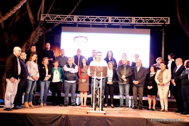 Momento del acto de esta noche en el Parque Franchy y Roca (Foto Antonio Alí)